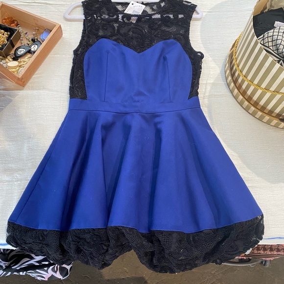 Opening Ceremony Sample dress - Picture 1 of 13